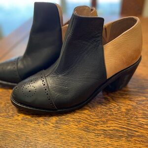 Black & Tan Leather Ankle Boots, Booties!